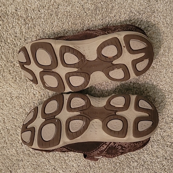Stride Rite Mary Jane Style Shoes 11.5 W - Picture 2 of 4